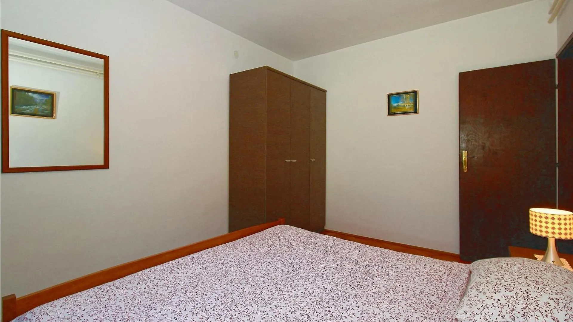 2 Bedroom Nice Apartment In Пореч